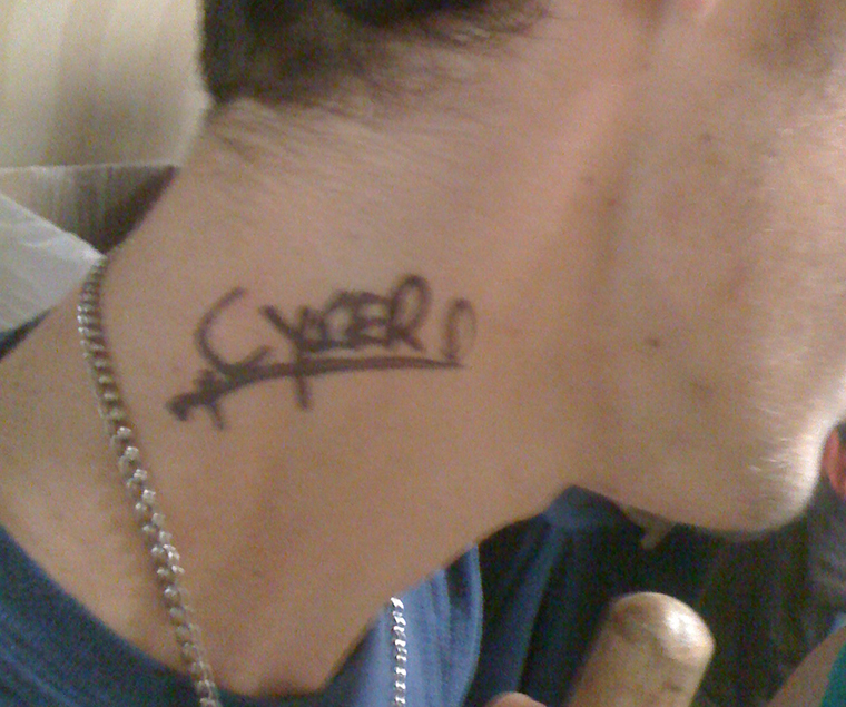 AQ3D signed a dude's neck